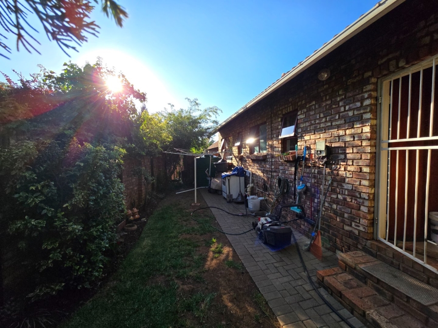 3 Bedroom Property for Sale in Langenhovenpark Free State